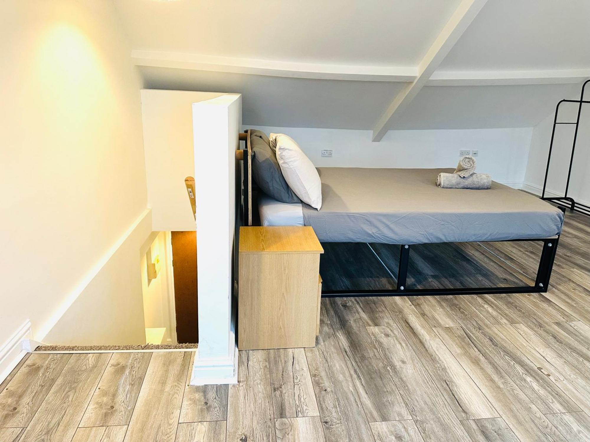 Spacious And Affordable City Center Two Beds Flat สวอนซี ภายนอก รูปภาพ